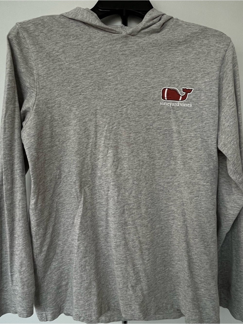 Vineyard Vines Heather Gray Hooded Long-Sleeve Tee with “Football”Whale Logo-16